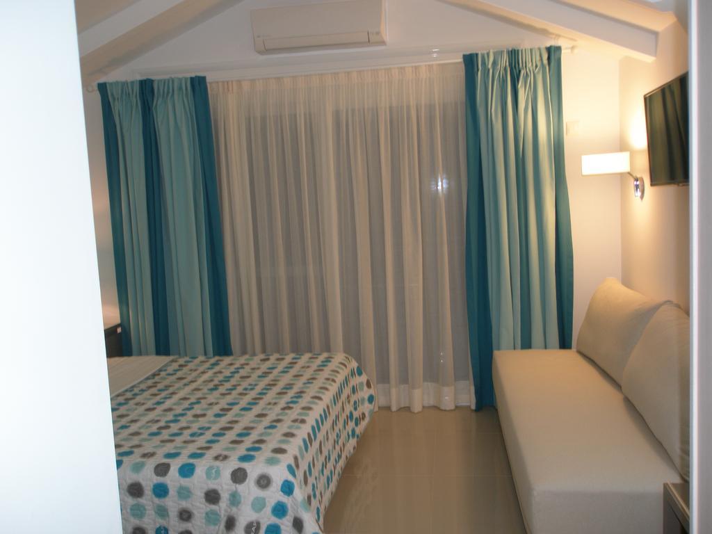 Whitesands Beach Resort Paralia Vrachou Phòng bức ảnh